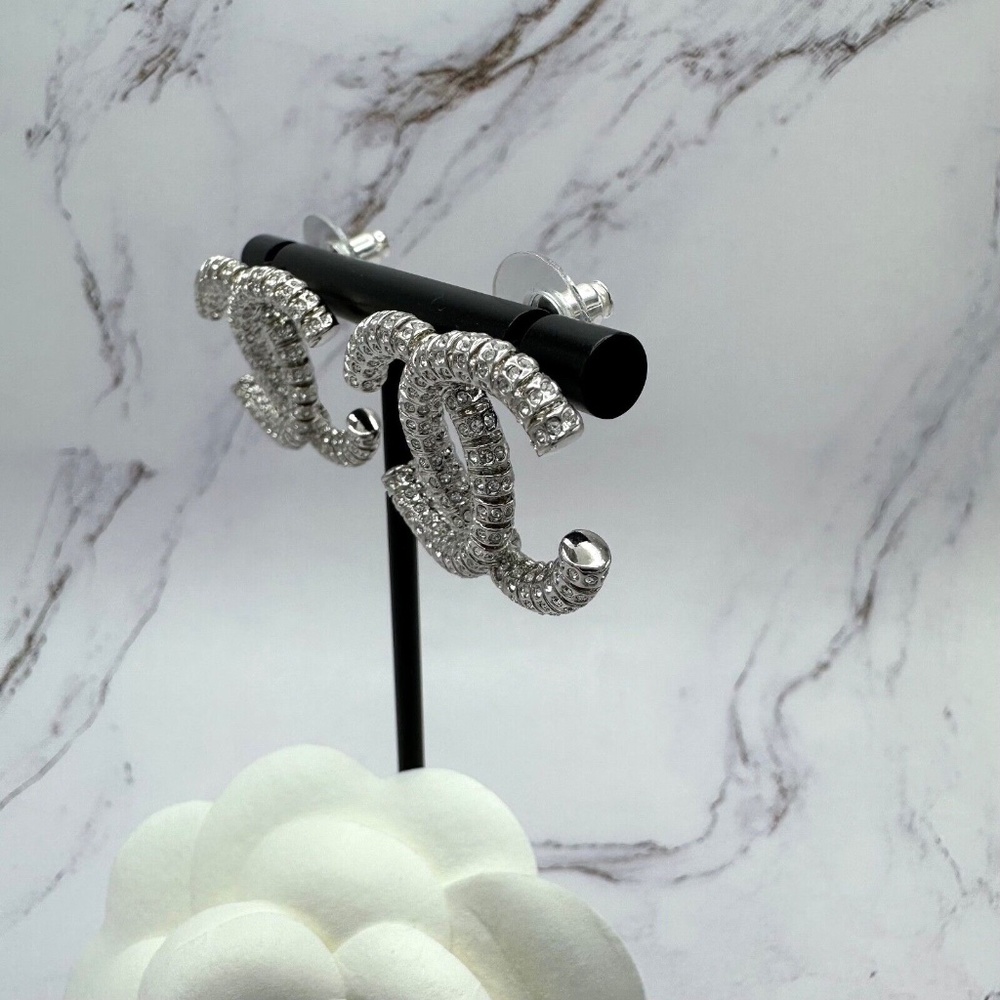 ❌❌ SOLD Chanel 2023 Big Interlocking CC Logo Crystal Stud Statement New Earrings - Picture 5 of 12